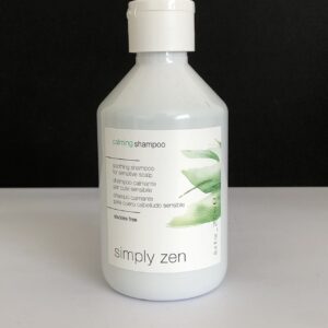 Champú calmante para cuero cabelludo sensible de la marca Simply Zen en formato 250 ml